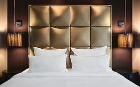 Roomers Frankfurt Central, Autograph Collection